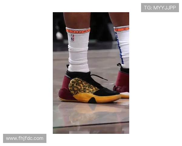 双雄对决库里穿哈登战靴哈登社交媒体转发表达支持